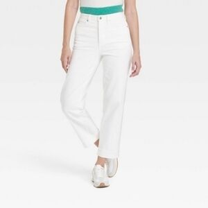 🌟Universal Thread Women's White Cuffed  Jeans. Sz 4.
